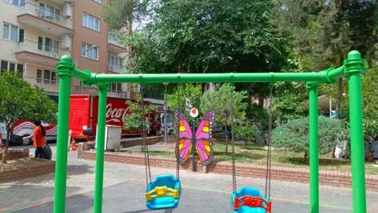 Efeler'in parkları yaz tatiline hazır