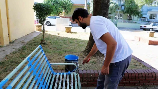 Efeler'in parkları yenileniyor