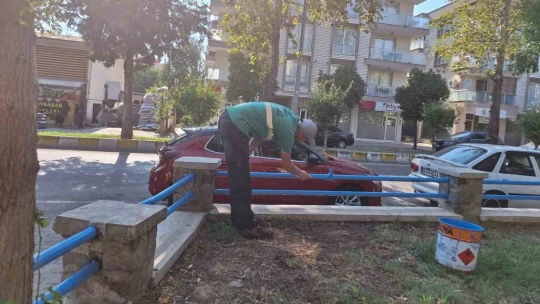Efeler'in parkları yenileniyor
