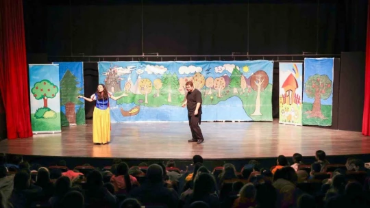 Efeler'in sanat yüzlerine ödül