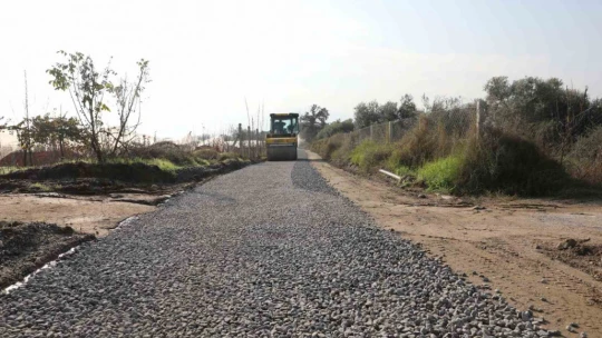 Efeler'in yolları yenileniyor