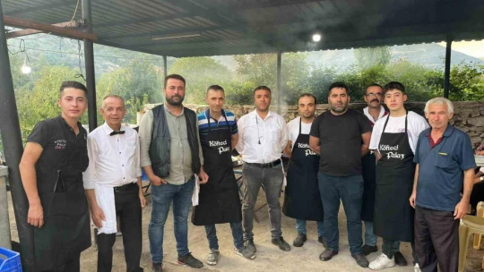 Ege'de düğün sezonu başladı, köfte yoğurmak meslek oldu