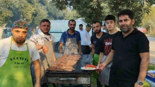 Ege'de düğün sezonu başladı, köfte yoğurmak meslek oldu