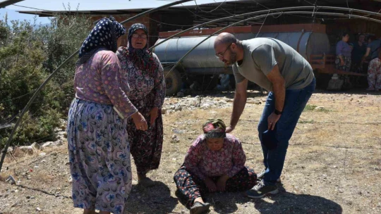 Ekipler zamanla yarıştı, önce alevlere sonra köylülerin yüreklerine su serptiler