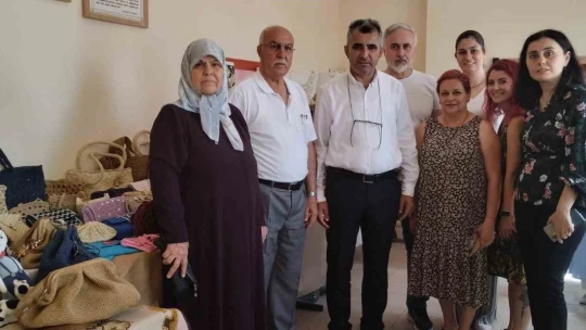 El Sanatları Kursu'na katılan kadınlar hünerlerini sergiledi