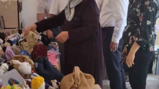 El Sanatları Kursu'na katılan kadınlar hünerlerini sergiledi