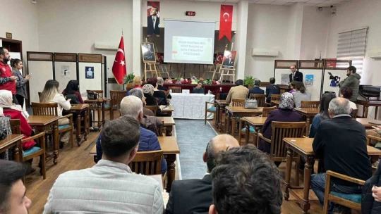 Ellerini kullanamayan Erol, burnuyla 328 sayfalık kitap yazdı