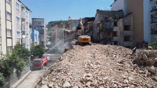 Emniyet Müdürlüğü D Hizmet Binası'nın yıkımı sürüyor