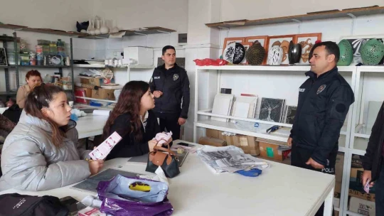 Emniyetten MYO öğrencilerine KADES bilgilendirmesi