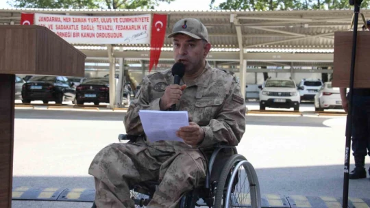 Engelli bireyler temsili askerlikle üniforma giyerek yemin etme gururunu yaşadı