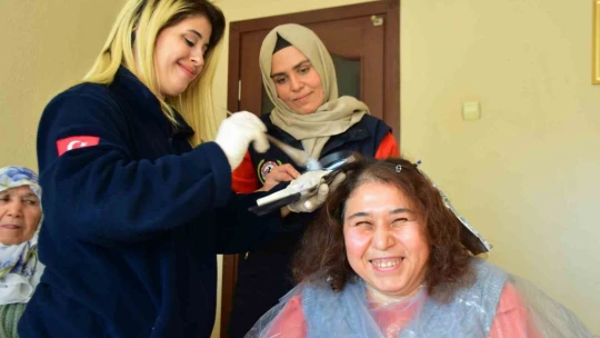 Engelli kızların isteğini İncirliova Belediyesi gerçekleştirdi