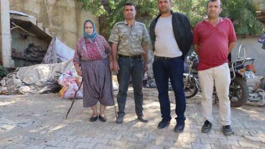 Engelli yaşlı çiftin yolu parke taşla kaplandı