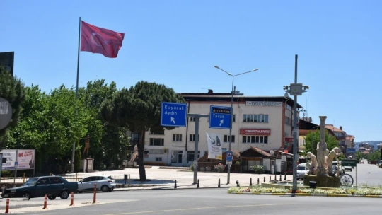 Erikmen, belediyeyi büyük borçlarla terk etmiş