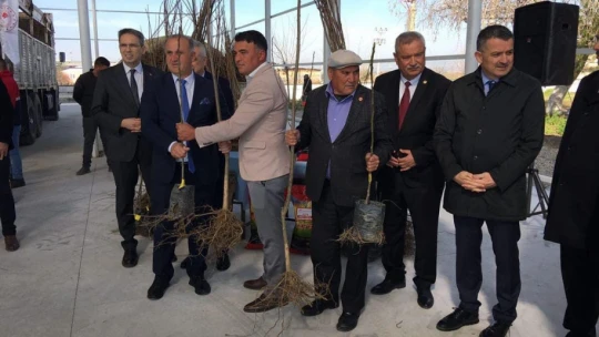Eski Tarım ve Orman Bakanı Pakdemirli: 'Evlatlarımızı tarım yapmaya ikna etmemiz gerekiyor'