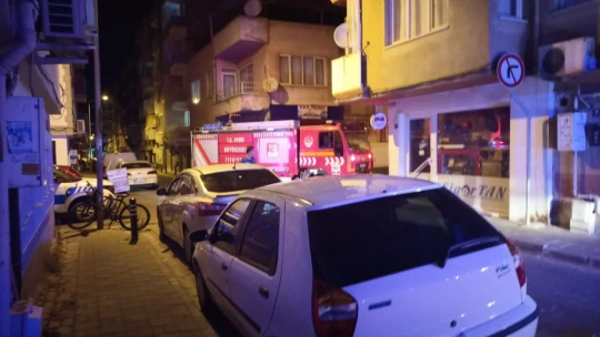 Evde düşen şahsın imdadına polis ve itfaiye ekipleri yetişti