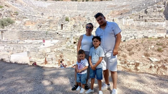 Evinde çıkan yangında eşi ve 2 çocuğu vefat eden itfaiye eri gözaltına alındı