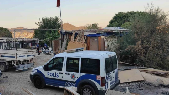 Evinin bahçesini temizlerken elektrik akımına kapılan kadın hayatını kaybetti
