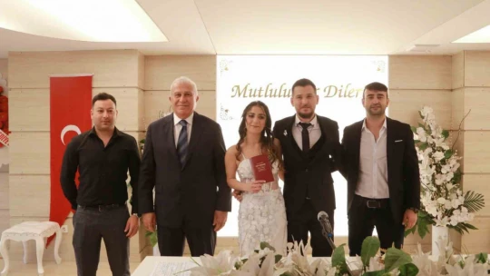 Evlenmek için 29 Şubat'ı seçtiler