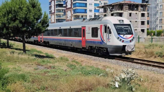 Evlenmeye hazırlanıyordu, trenin altında kalarak can verdi