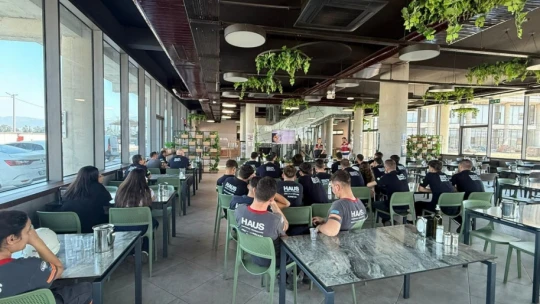 Fabrika çalışanlarına uyuşturucu ile mücadele eğitimi verildi