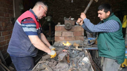 Fabrikasyon imalatlar iş görmeyince, İbrahim Usta zamanla yarışıyor