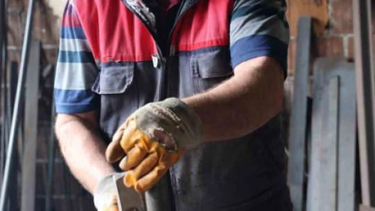 Fabrikasyon imalatlar iş görmeyince, İbrahim Usta zamanla yarışıyor