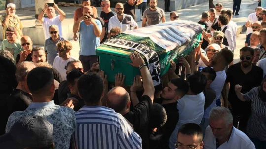 Fanatik taraftar Aydınspor bayrağı ile uğurlandı