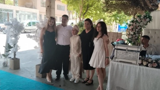 Fedakar dayı, kardeşinin emanetine sahip çıktı Arın erkekliğe adım attı