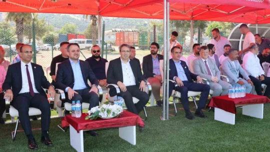 FIFA standartlarındaki futbol sahası törenle açıldı