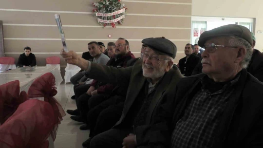 Gal arısı zararlısına karşı geliştirilen kestane fidanları üreticiye dağıtıldı