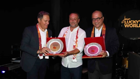Galatasaray'ın şampiyonluğu Kuşadası'nda muhteşem bir geceyle kutlandı
