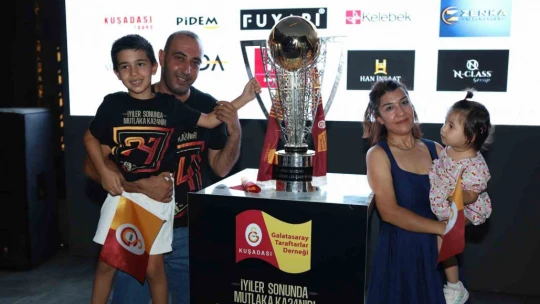 Galatasaray'ın şampiyonluğu Kuşadası'nda muhteşem bir geceyle kutlandı