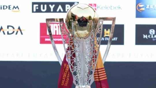 Galatasaray'ın şampiyonluğu Kuşadası'nda muhteşem bir geceyle kutlandı
