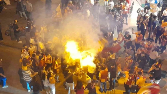 Galatasaray'ın şampiyonluğu Kuşadası'nda kutlandı