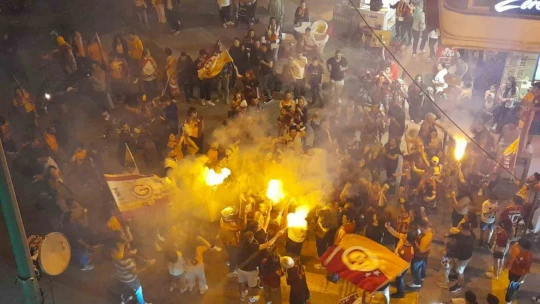 Galatasaray'ın şampiyonluğu Kuşadası'nda kutlandı