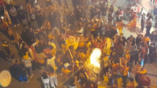 Galatasaray'ın şampiyonluğu Kuşadası'nda kutlandı