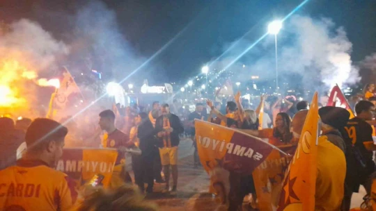 Galatasaray'ın şampiyonluğu Kuşadası'nda kutlandı