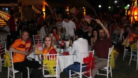 Galatasaray sevdalıları Aydın'da şampiyonluk için bir araya geldi