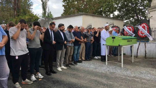 Gazeteci Deniz'in babası toprağa verildi