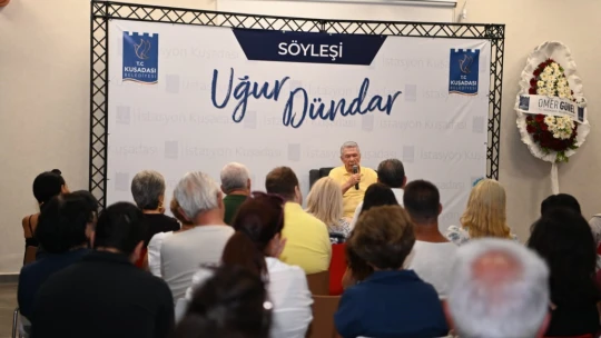 Gazeteci Uğur Dündar Kuşadası'nda sevenleriyle buluştu