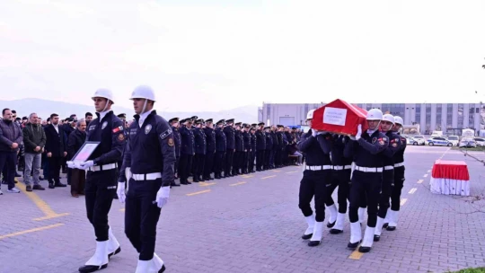 Geçirdiği kalp krizi sonucu hayatını kaybeden polis memuru için tören düzenlendi
