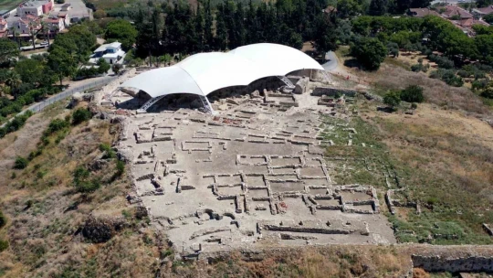 Geçmişten günümüze cam işleme sanatı Kuşadası'nda anlatıldı
