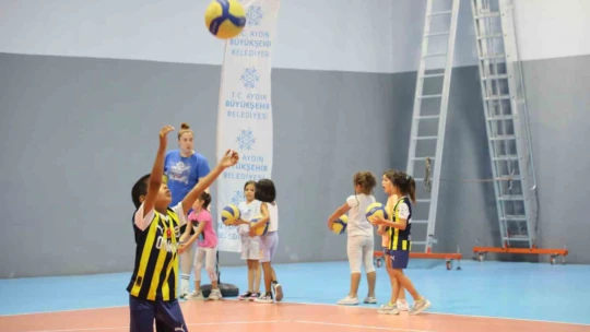 Geleceğin sultanları Büyükşehir'in yaz kurslarında yetişiyor