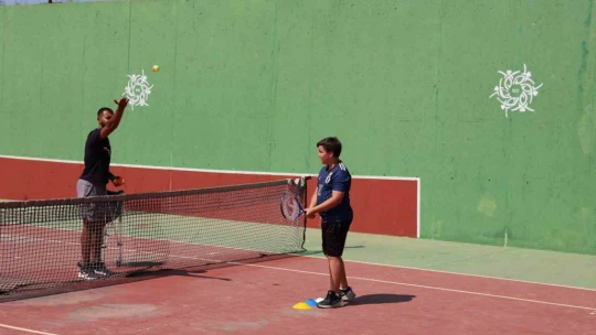 Geleceğin tenisçilerine Başkan Çerçioğlu'ndan tam destek