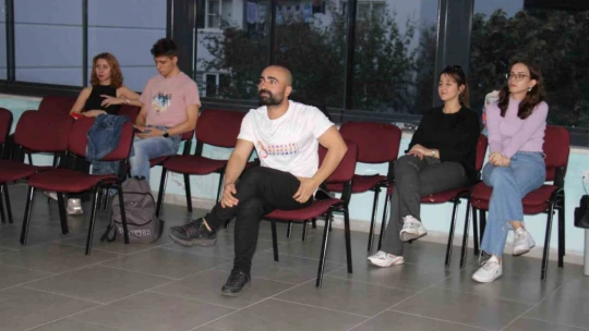 Geleceğin tiyatrocuları burada yetişiyor