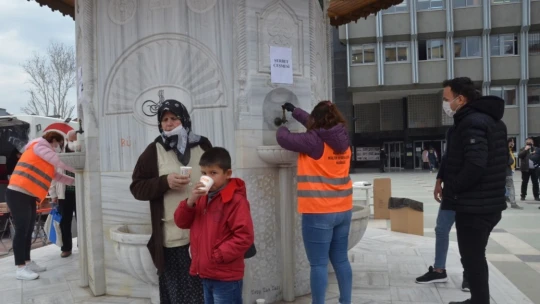 Geleneksel kandil şerbeti vatandaşla buluştu