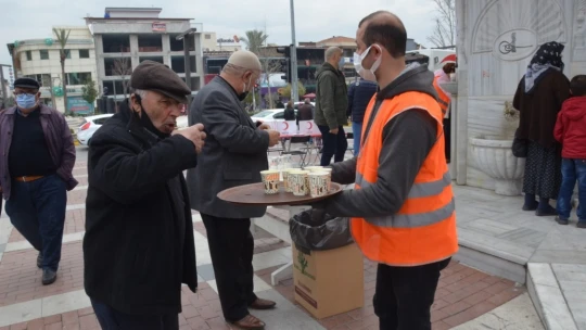 Geleneksel kandil şerbeti vatandaşla buluştu