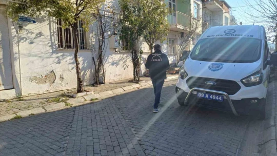Genç kadın evinde ölü bulundu