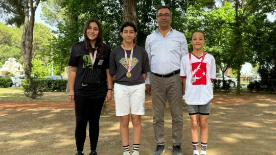 Genç sporcular kıyasıya mücadele etti