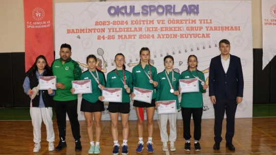 Genç yeteneklerin badminton mücadelesi tamamlandı